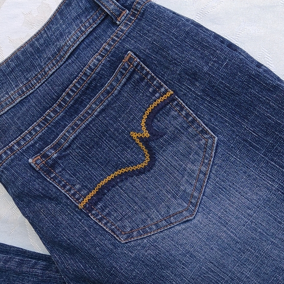 SIZE 11: SO BRAND:  BOOT CUT JEANS - Picture 2 of 6